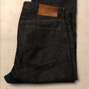 Naked & Famous (WeirdGuy)